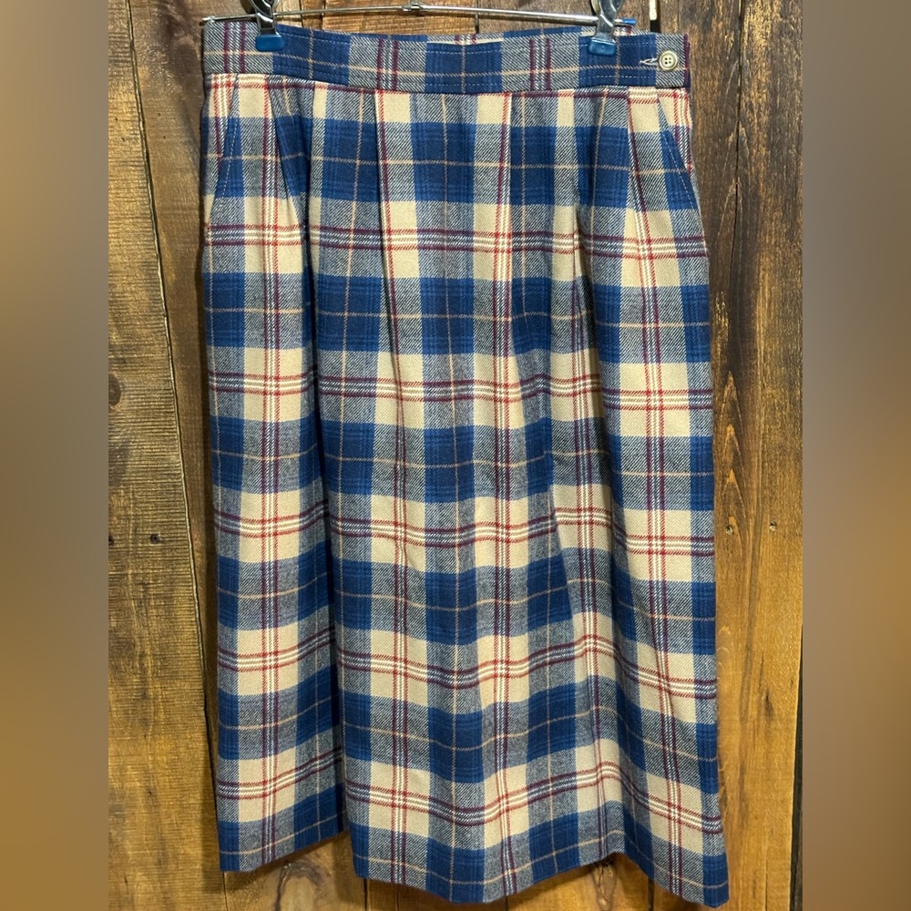 Vintage Pendleton 100% Virgin Wool. Fully lined. Great piece